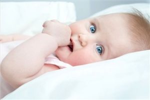 مکیدن شصت در نوزادان را جدی بگیرید