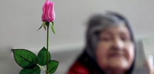 راه‌های نگهداری از سالمندان را بیاموزیم