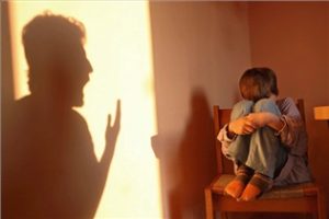زمینه‌ساز دروغگویی کودکان نشوید