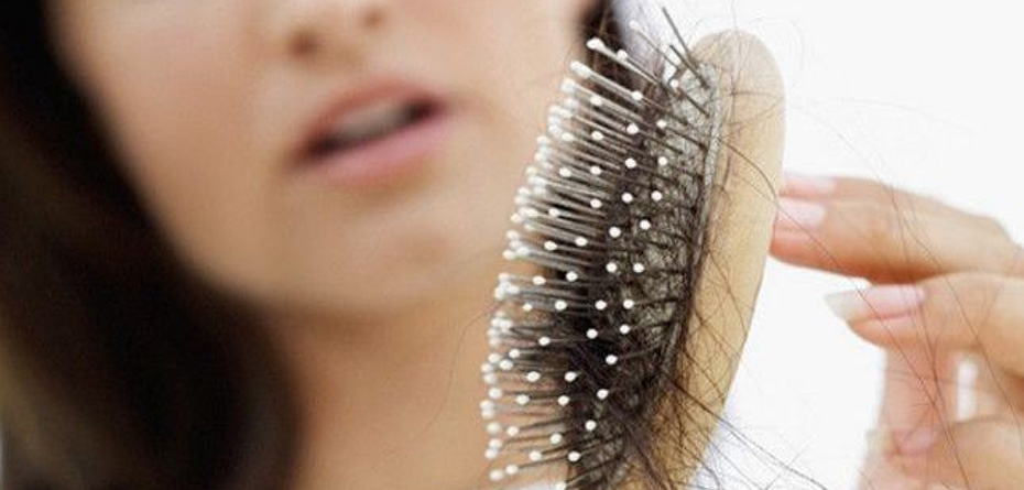 با این روغن های گیاهی مانع ریزش مو شوید