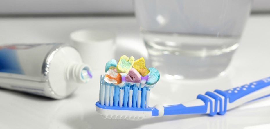 خطرات استفاده طولانی از یک مسواک