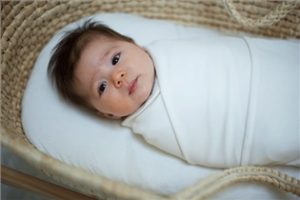 قنداق کردن نوزاد خطر مرگ دارد