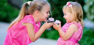 غذا‌ها و نوشیدنی‌هایی که بلایِ جانِ دندان کودکانند