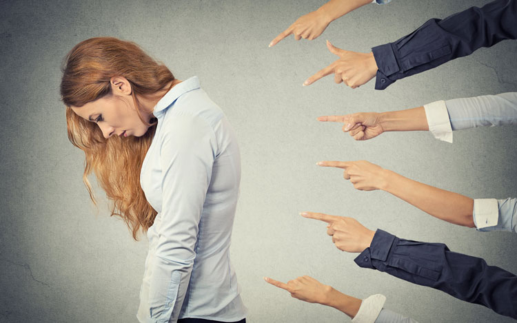 قضاوت کردن دیگری