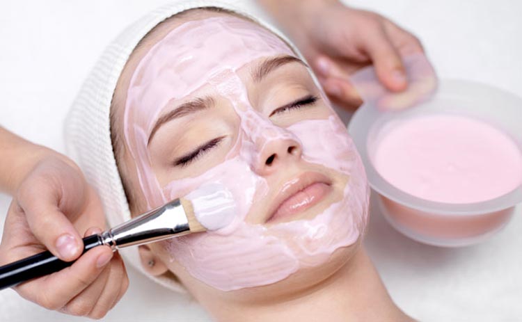 ماسک صورت خانگی توت فرنگی