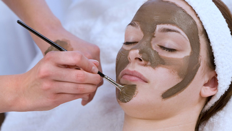 گل درمانی روشی مناسب برای پاکسازی پوست