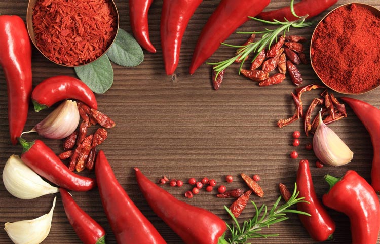 خوردن غذاهای تند در دوران شیردهی