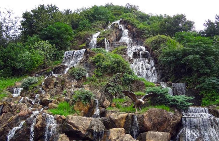 چشم انداز زیبای شیطانکوه لاهیجان