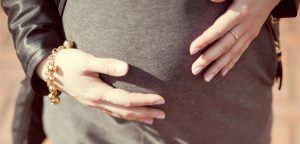 علائم خطرناک در ماههای اول بارداری چیست؟