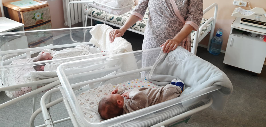 تولد دوقلو با 11 هفته تاخیر!