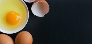 خوردن تخم مرغ خام در بارداری ممنوع است؟