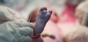 تولد نوزاد 790 گرمی در اسفراین!